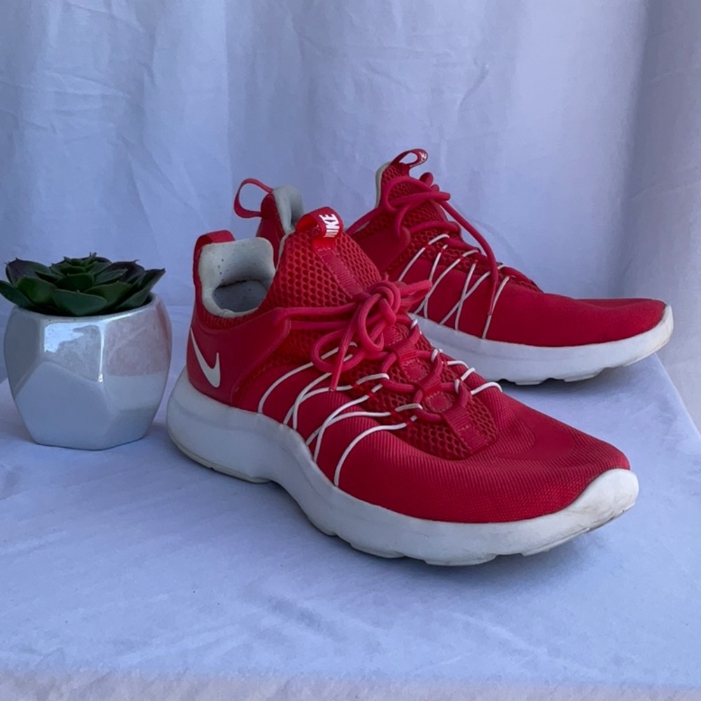 Nike Womens Sneakers Shoe Size 7-Coral